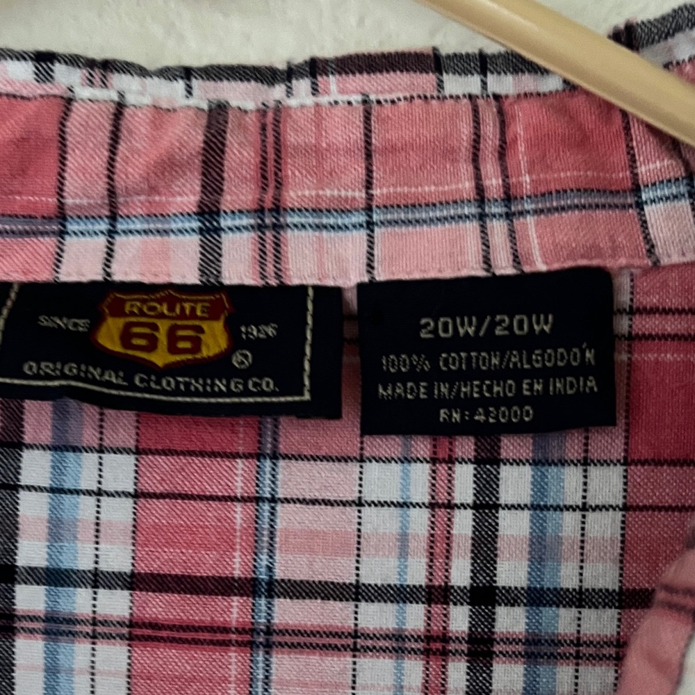 Women’s Plaid Blouse - Picture 3 of 4